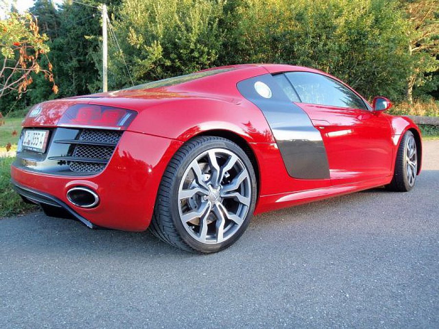 AUDI R8 coupé Rouge occasion 84 000 € 9 000 km vente de voiture d