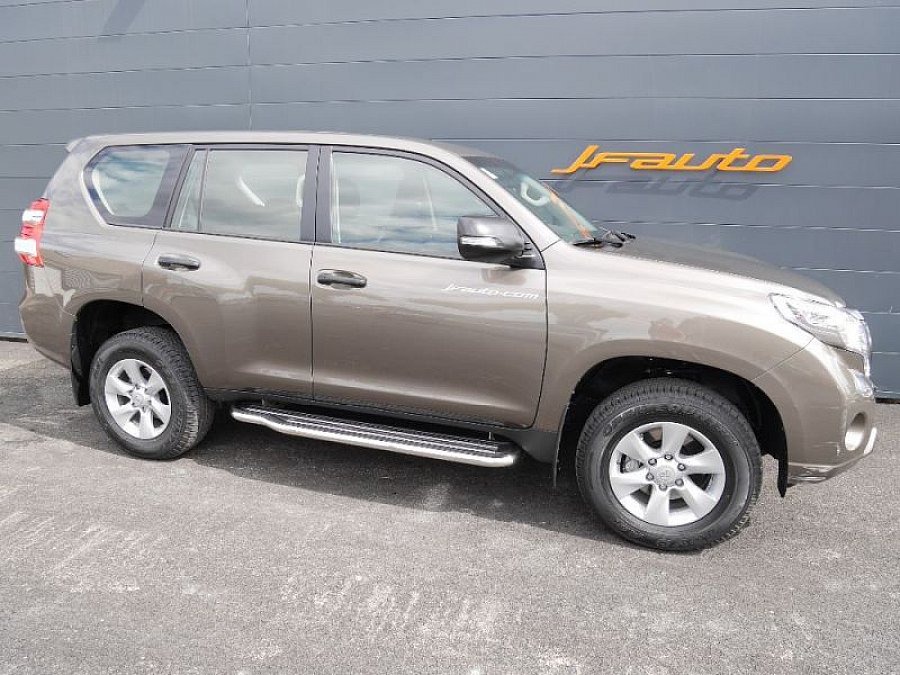 TOYOTA LAND CRUISER D-4D FAP 5P LeCap SUV Vert occasion - 43 000 € - 6 ...