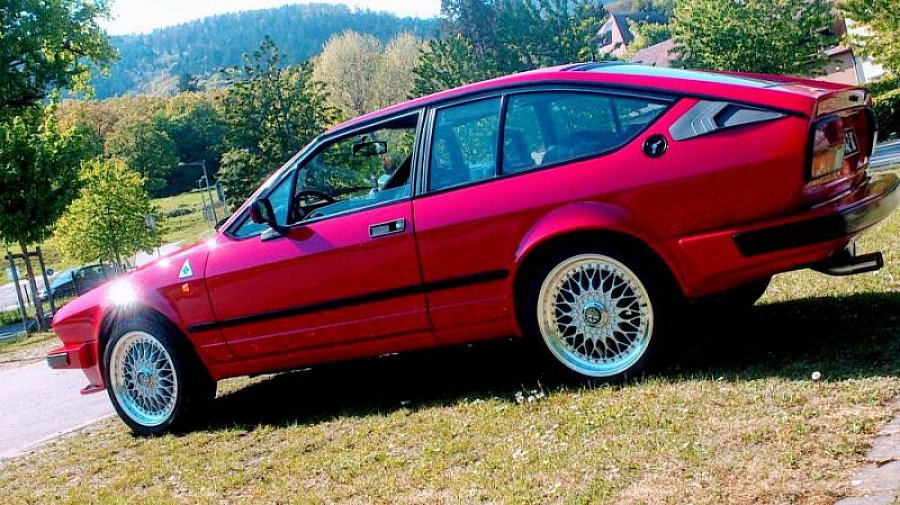 Alfa Romeo Alfetta Gtv 2 5 V6 Coup 233 Rouge Occasion 24