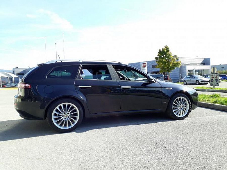ALFA ROMEO 159 SPORTWAGON 2.0 JTDm 170ch Selective break Noir occasion 9 800 € 118 000 km