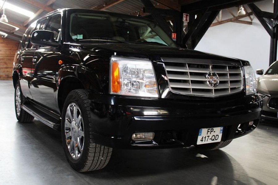 CADILLAC ESCALADE II 6.0 V8 345 ch PLATINIUM 4x4 Noir occasion 27 200 € 82 000 km vente de