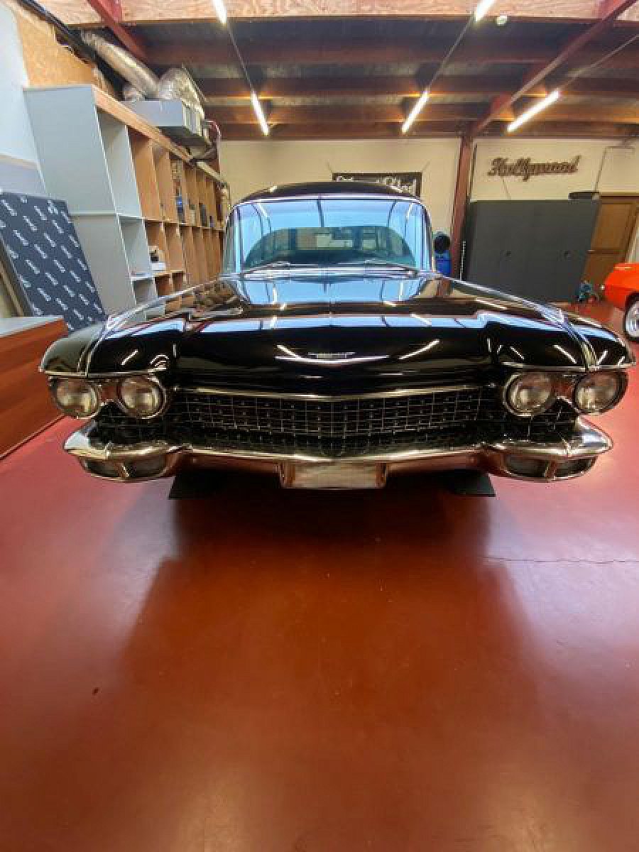 CADILLAC Miller Meteor Futura 3 voies corbillard break Noir occasion - 32 000 €, 3 500 km