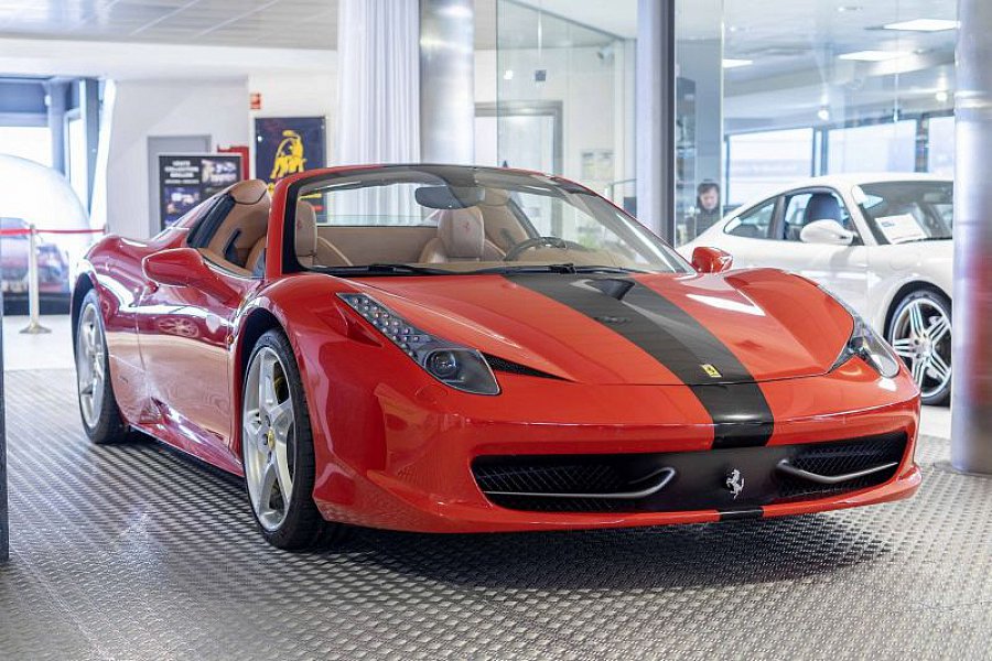 FERRARI 458 Spider cabriolet occasion 198 800 € 32 980 km vente de voiture d