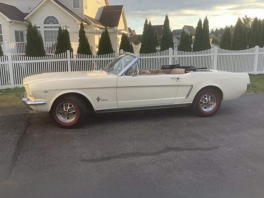 FORD MUSTANG I (1964 - 1973) 4.7L V8 (289 ci) cabriolet Blanc occasion - 35 500 €, 64 512 km