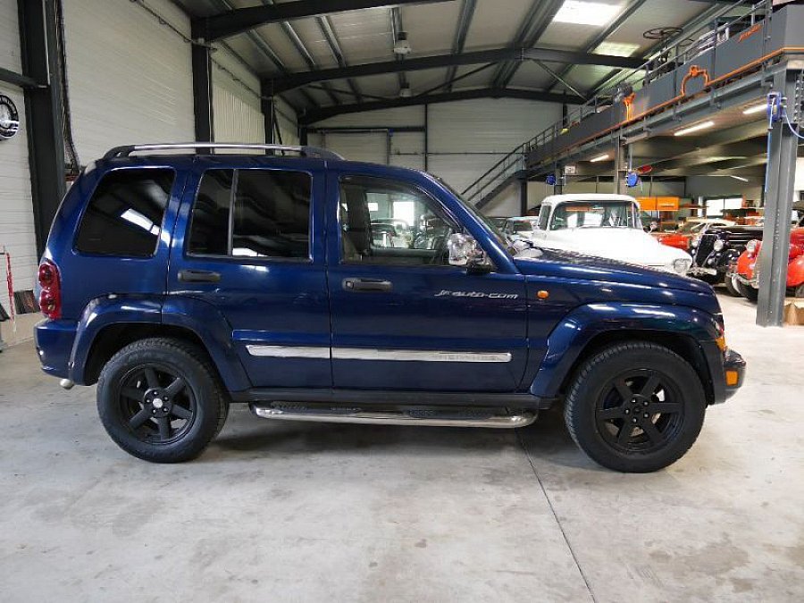 JEEP CHEROKEE KJ 2.8 CRD LIMITED SUV Bleu foncé occasion 8 480 € 166 215 km vente de JEEP CHEROKEE KJ 2.8 CRD LIMITED SUV Bleu foncé occasion 8 480 € 166 215 km vente de