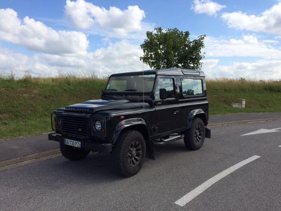 LAND ROVER DEFENDER IV 90 Hard Top LIMITED 4x4 Noir occasion 45 600 € 30 000 km vente de