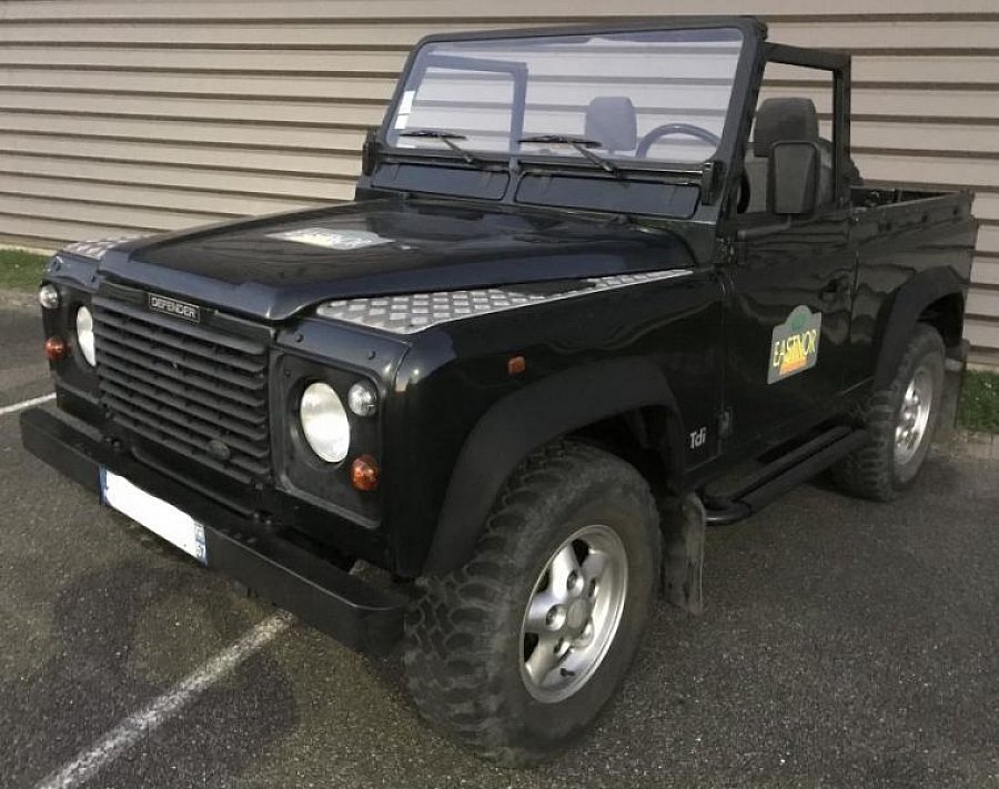 LAND ROVER DEFENDER IV 90 Hard Top 4x4 Vert occasion 35 000 € 64 000 km vente de voiture d
