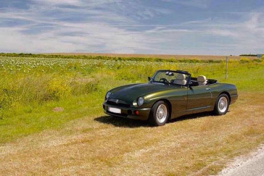 MG RV8 conduite à droite cabriolet Vert foncé occasion 16 000 € 115 000 km vente de