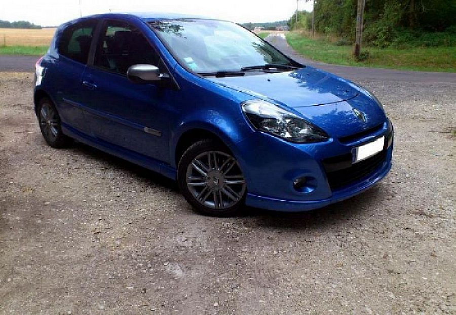 RENAULT CLIO III 2.0 16V 140 GT citadine Bleu occasion 8 000 € 95