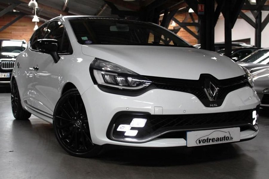 RENAULT CLIO 4 RS 220 EDC Trophy berline Blanc occasion 20 900 € 36