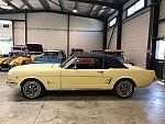 FORD MUSTANG I (1964-73) cabriolet Jaune clair occasion - 45 000 €, 80 000 km