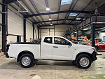 ISUZU D-MAX 3 1.9 4X4 N57 MT pick-up Blanc occasion - 33 900 €, 2 451 km